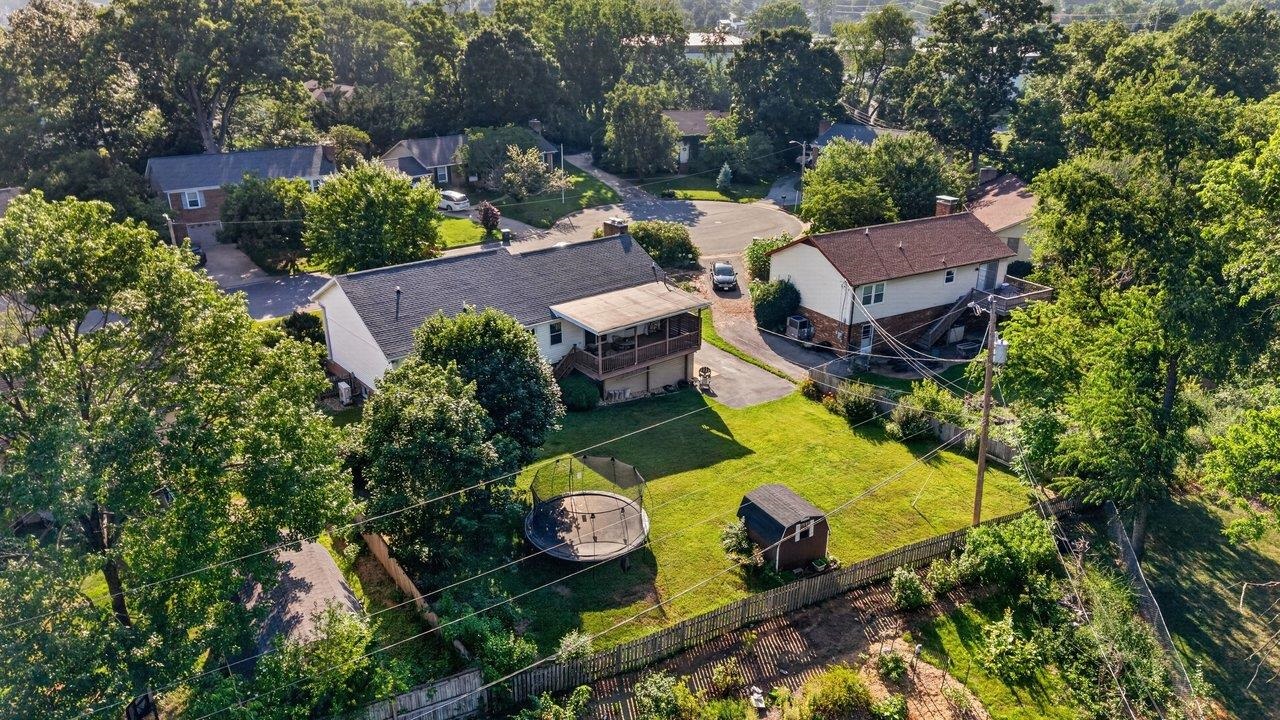 1126 WOODLEIGH CT
