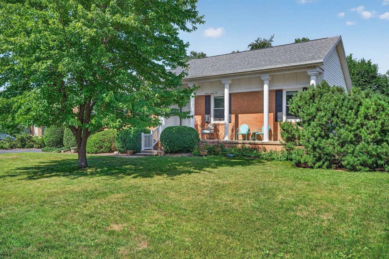 1126 WOODLEIGH CT