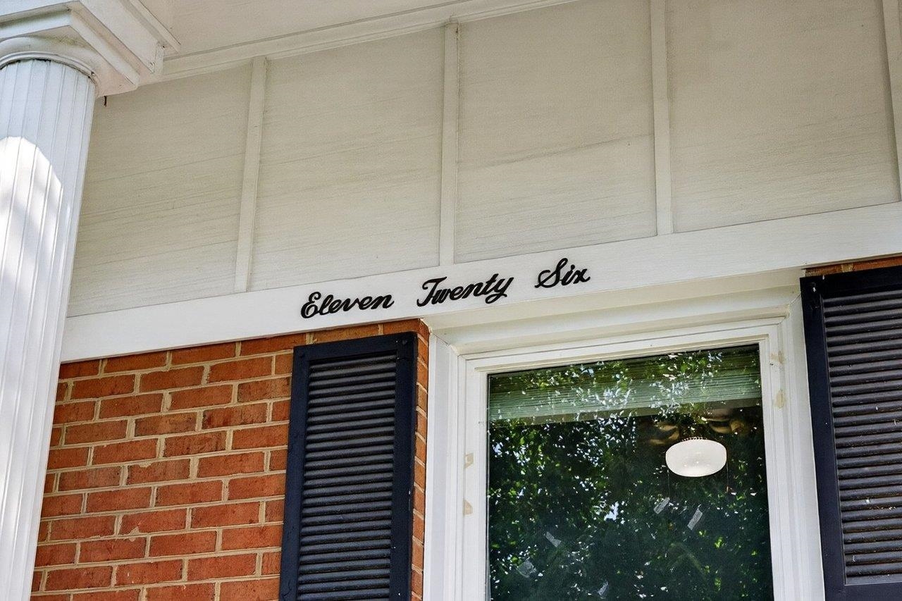 1126 WOODLEIGH CT