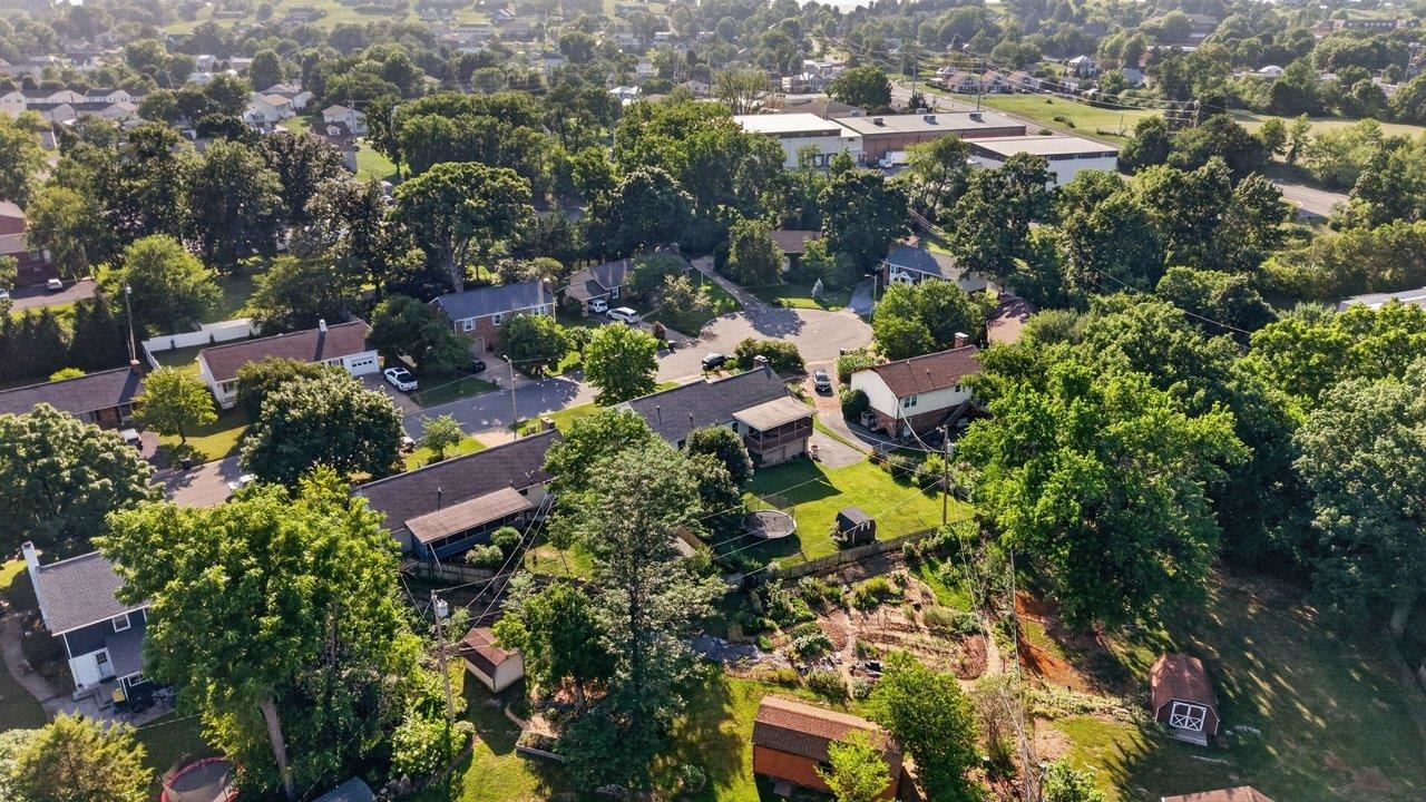 1126 WOODLEIGH CT