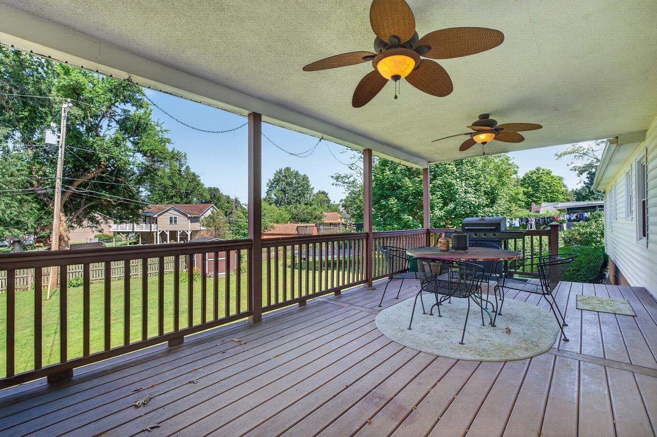 1126 WOODLEIGH CT