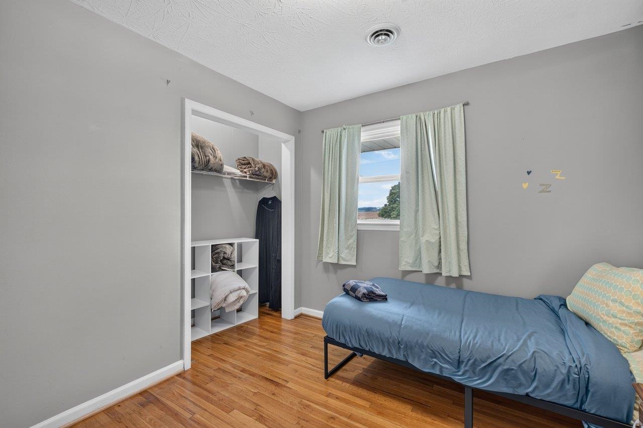 639 SILVER LAKE RD