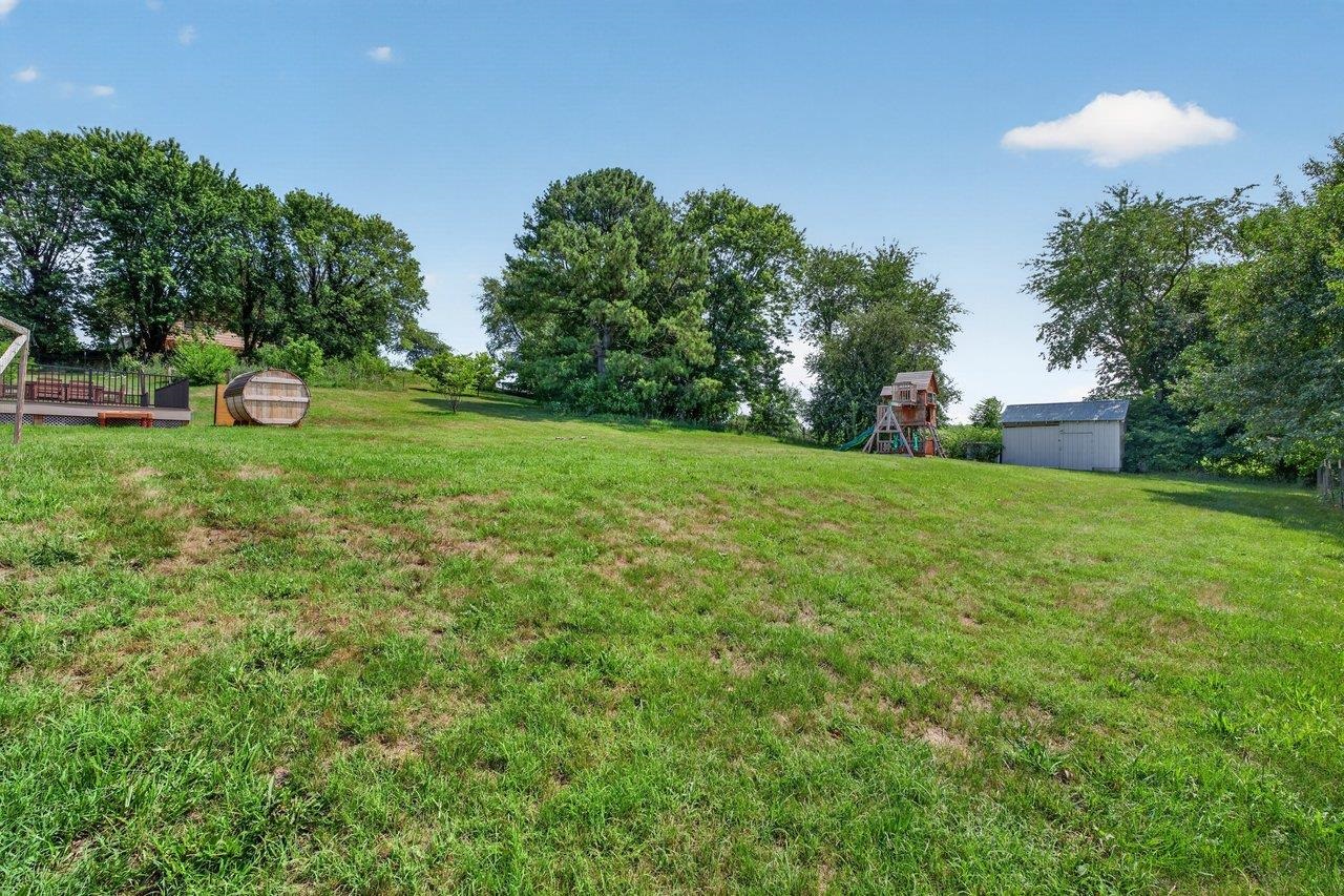 639 SILVER LAKE RD