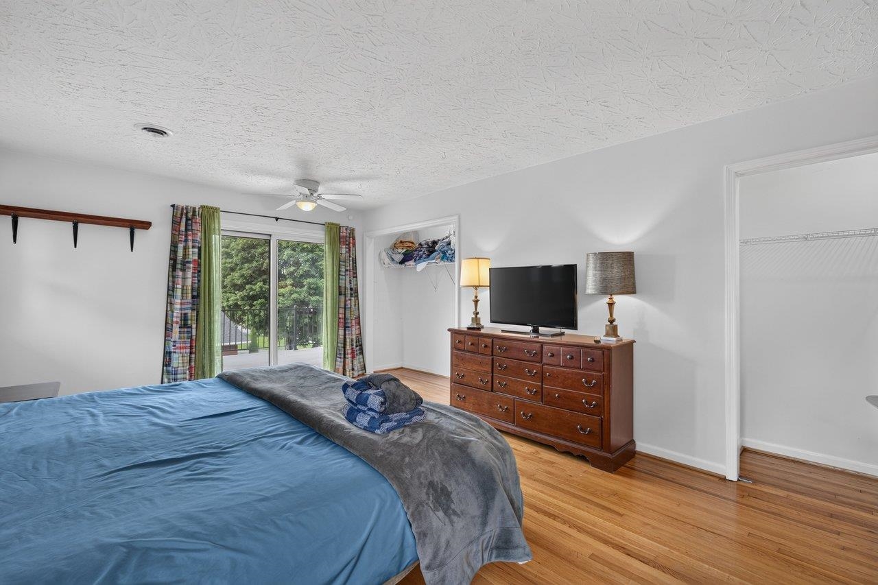 639 SILVER LAKE RD