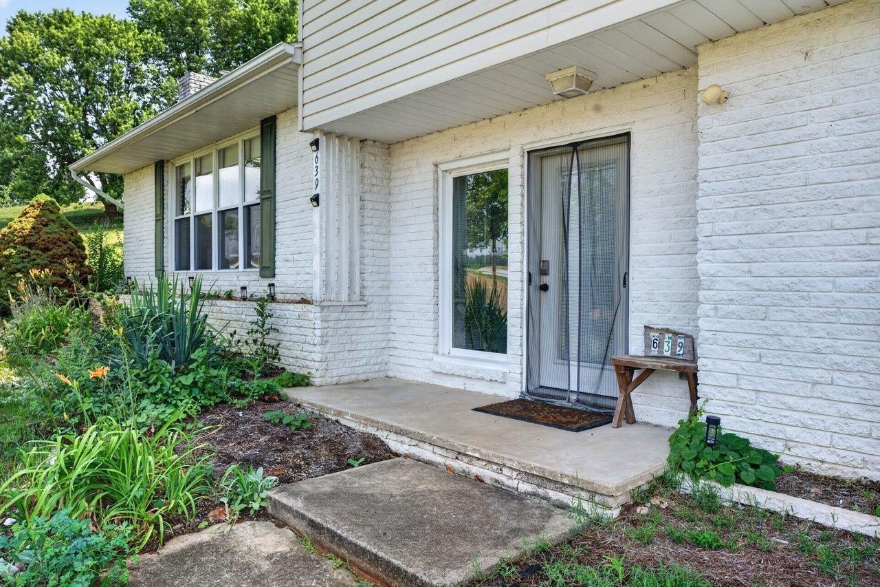639 SILVER LAKE RD