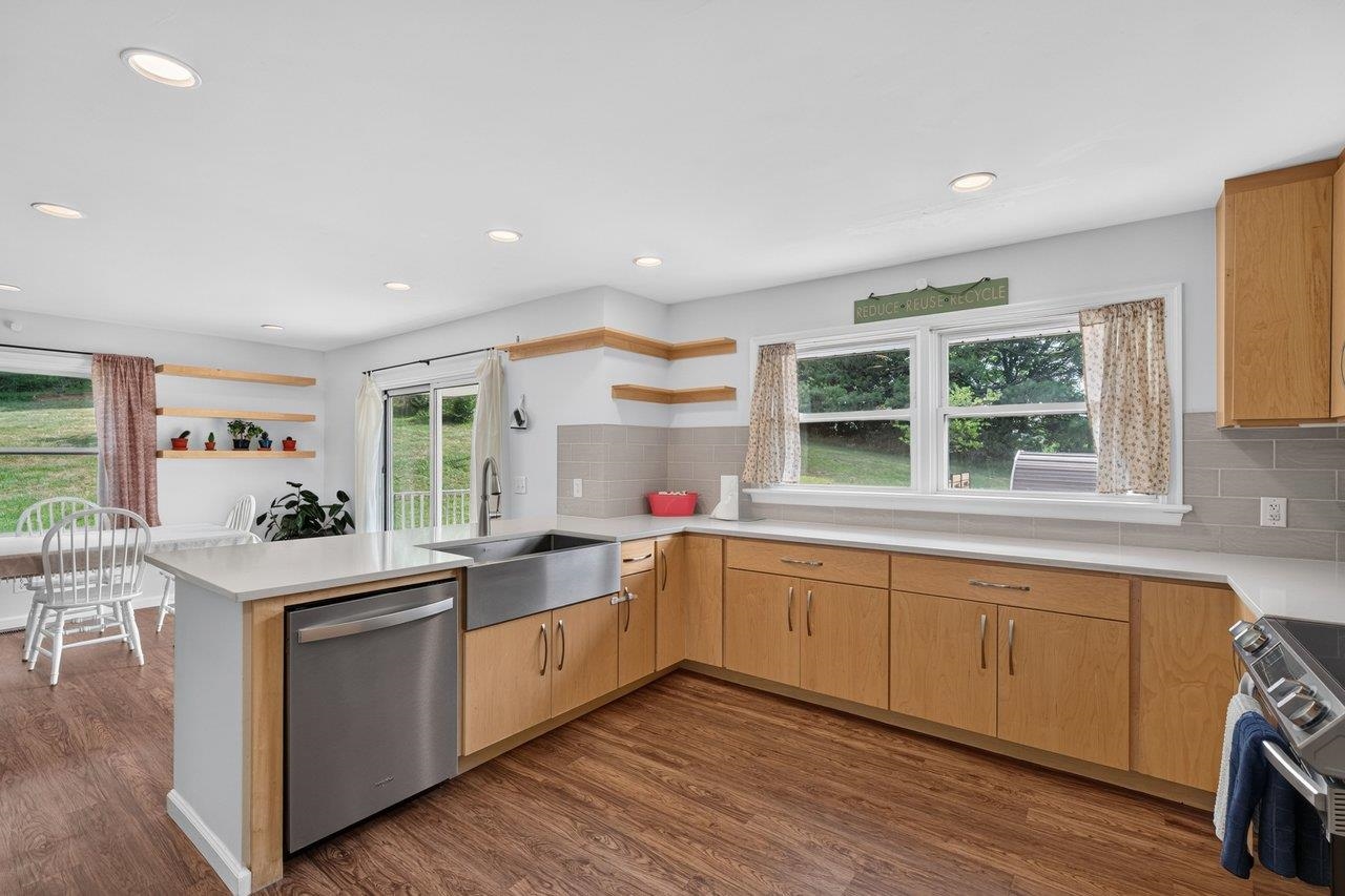 639 SILVER LAKE RD