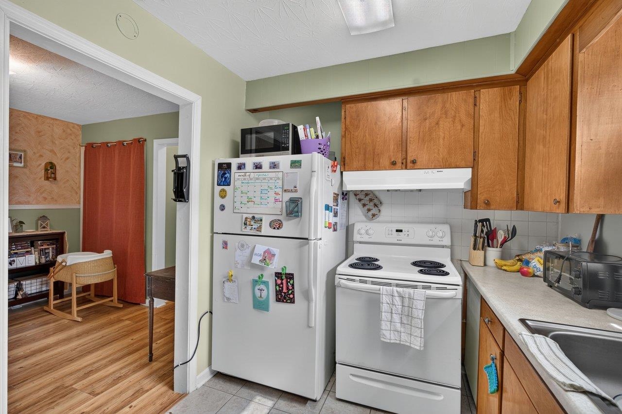 639 SILVER LAKE RD