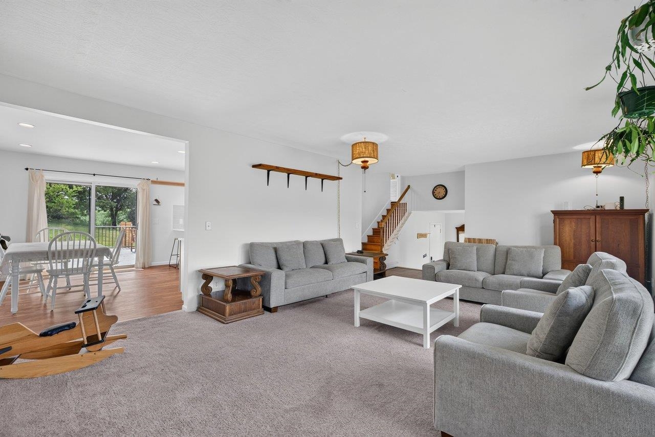 639 SILVER LAKE RD