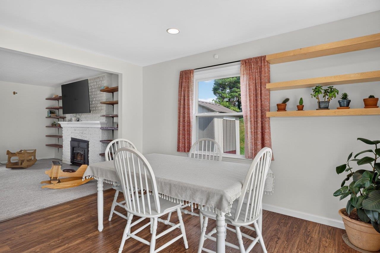 639 SILVER LAKE RD