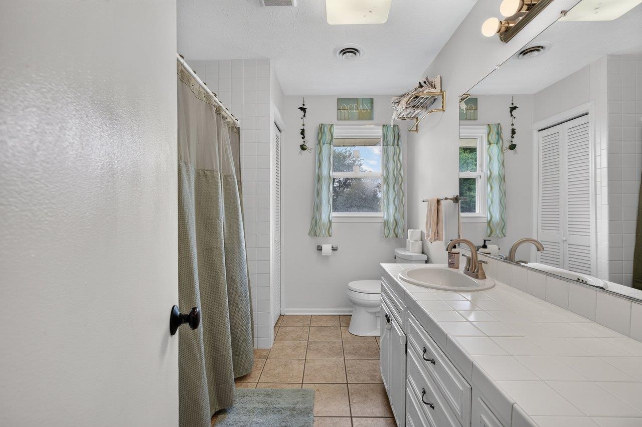 639 SILVER LAKE RD