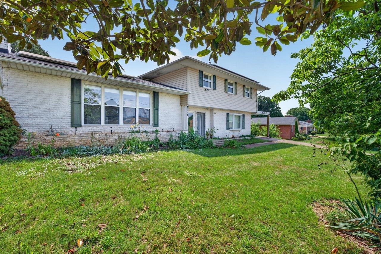 639 SILVER LAKE RD