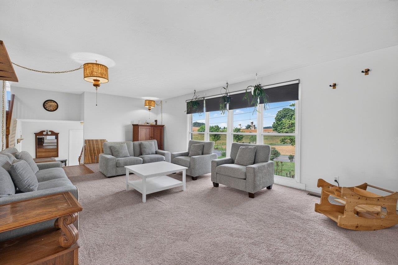 639 SILVER LAKE RD