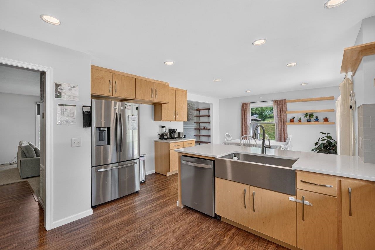 639 SILVER LAKE RD