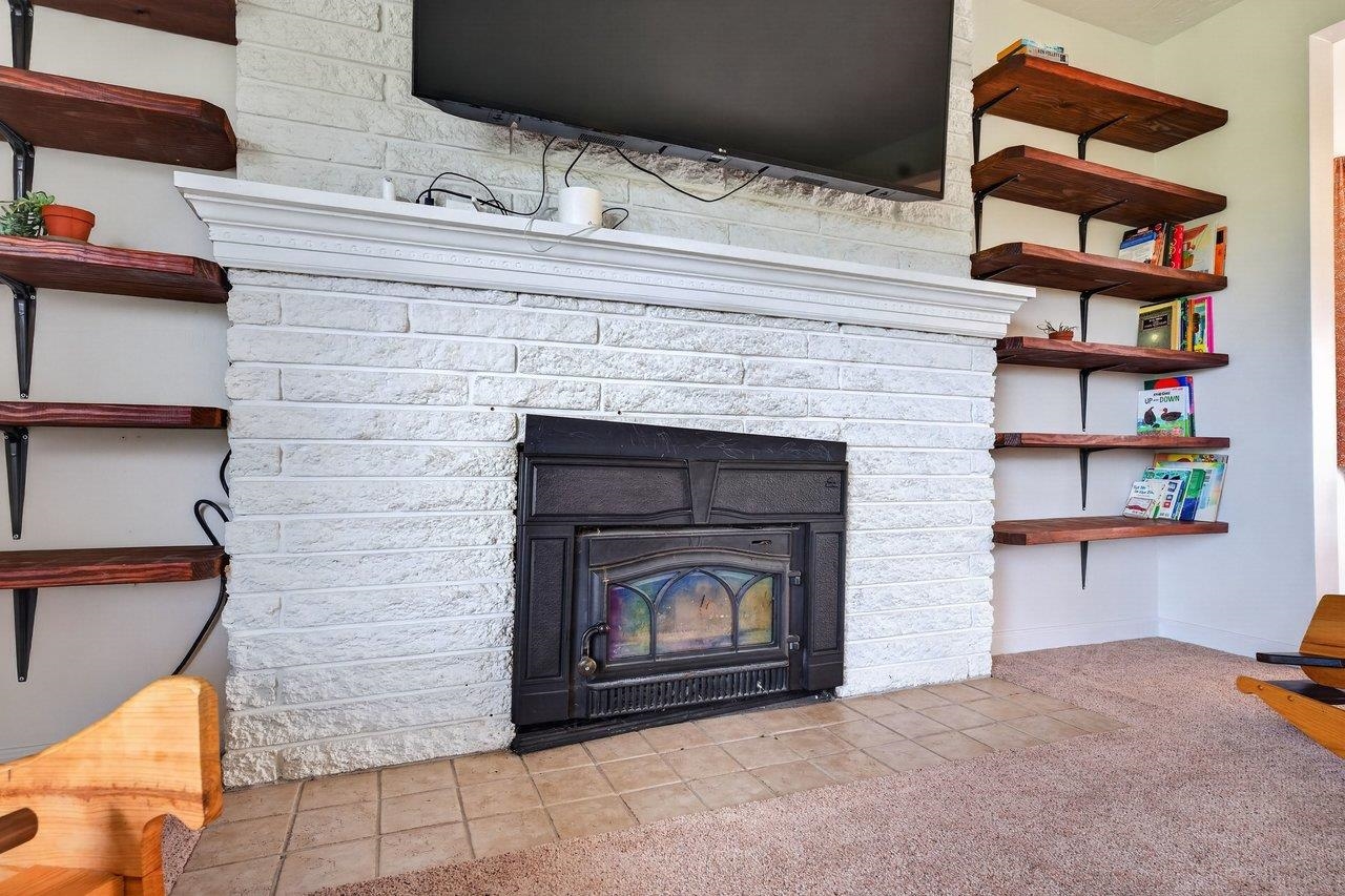 639 SILVER LAKE RD