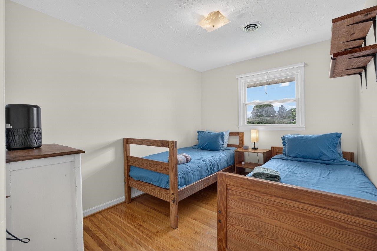 639 SILVER LAKE RD
