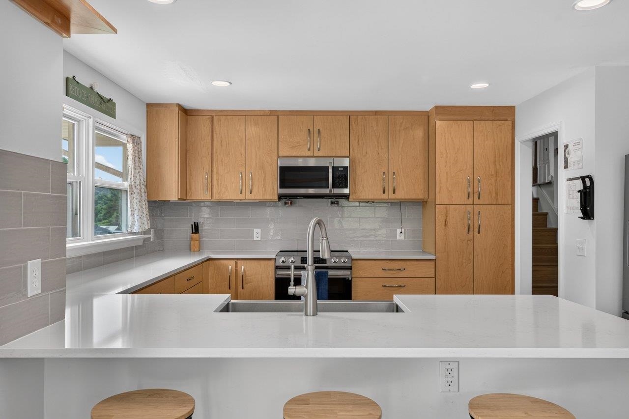 639 SILVER LAKE RD