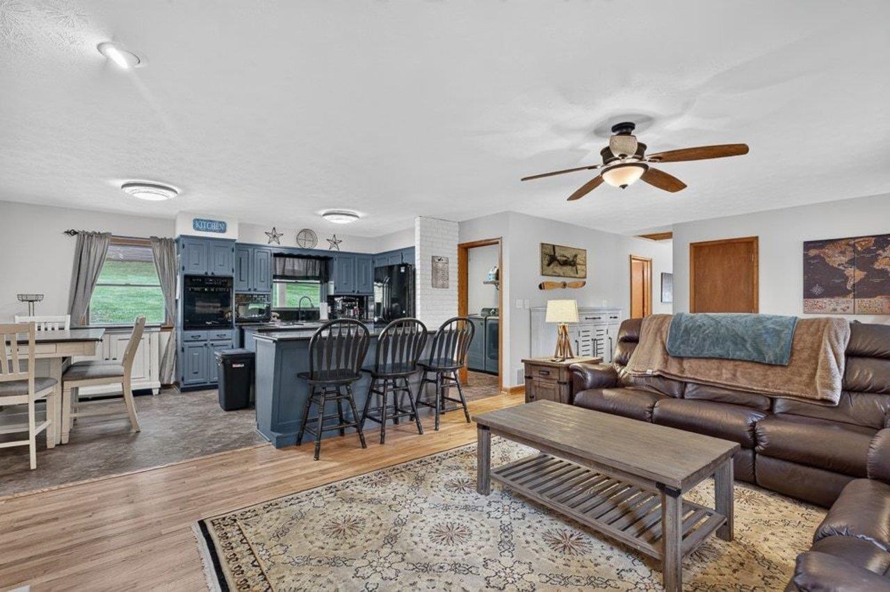 822 PARKERSBURG TPKE
