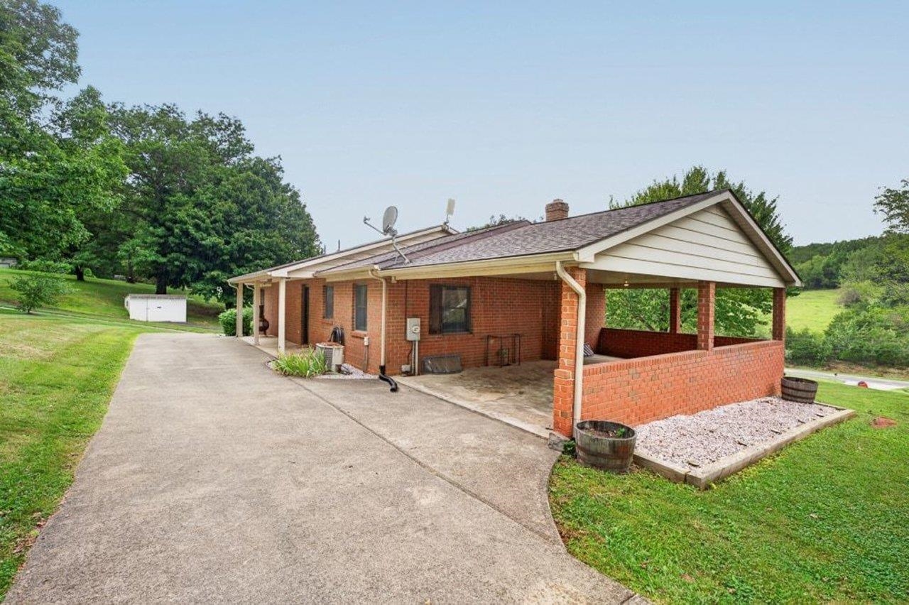 822 PARKERSBURG TPKE