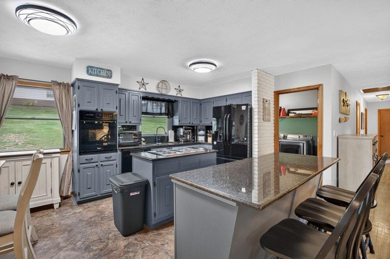 822 PARKERSBURG TPKE