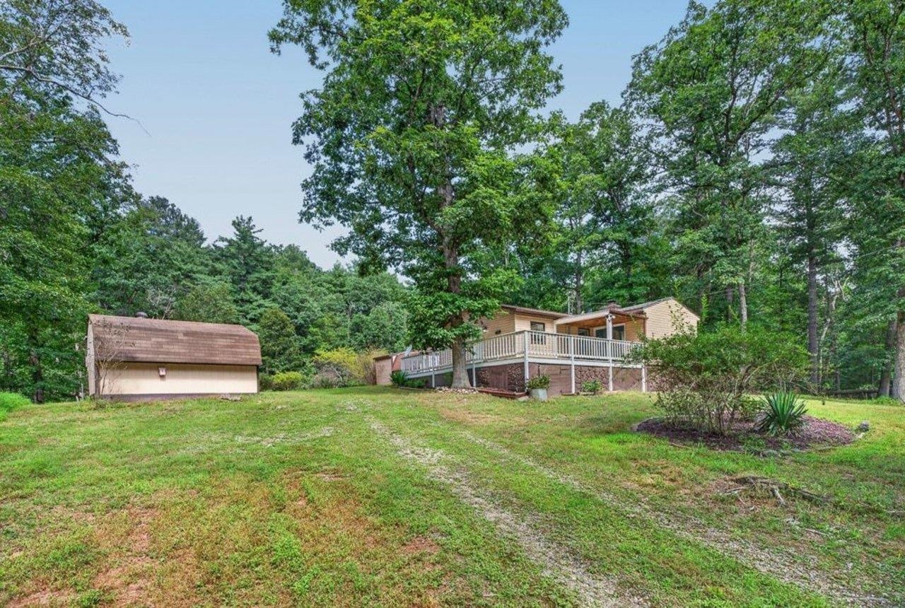 17395 PEEPERS HOLLOW LN