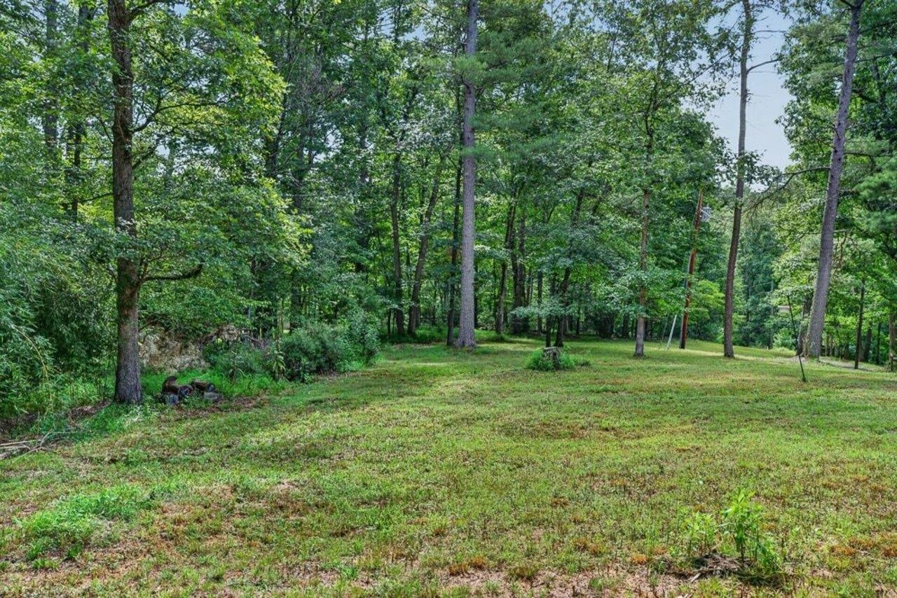 17395 PEEPERS HOLLOW LN