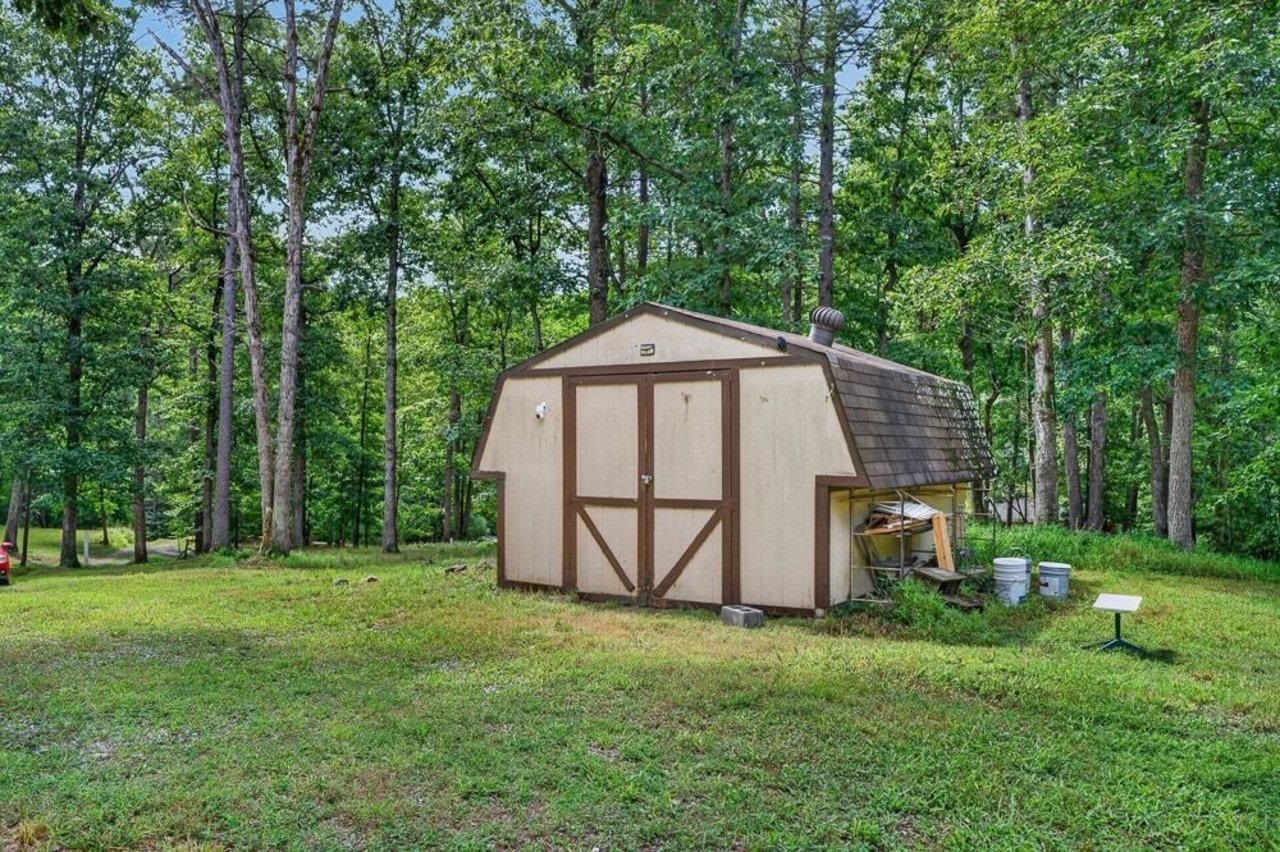 17395 PEEPERS HOLLOW LN