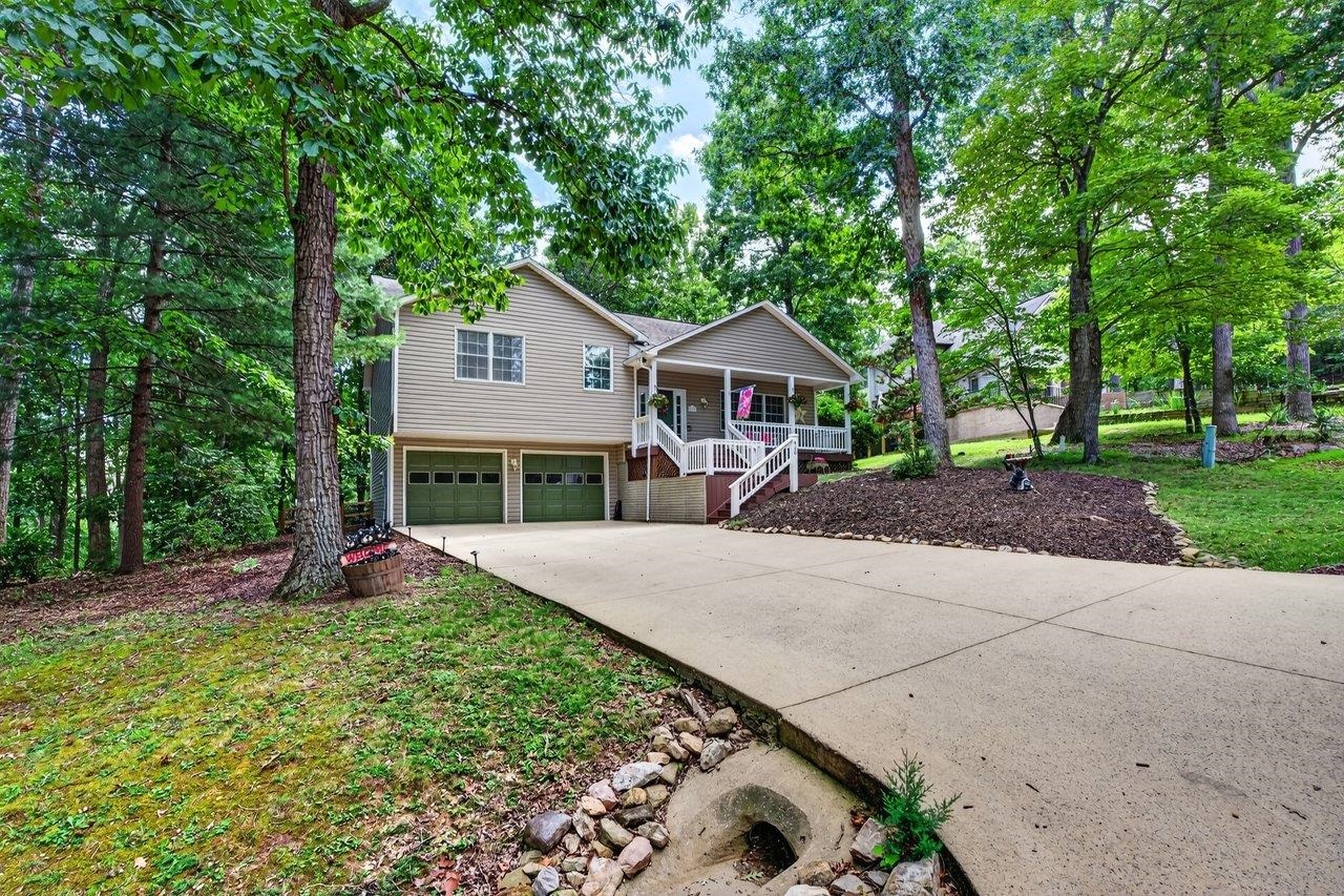 430 PASSAGE LN