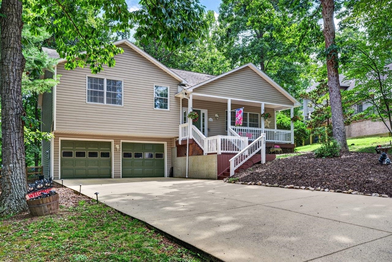 430 PASSAGE LN