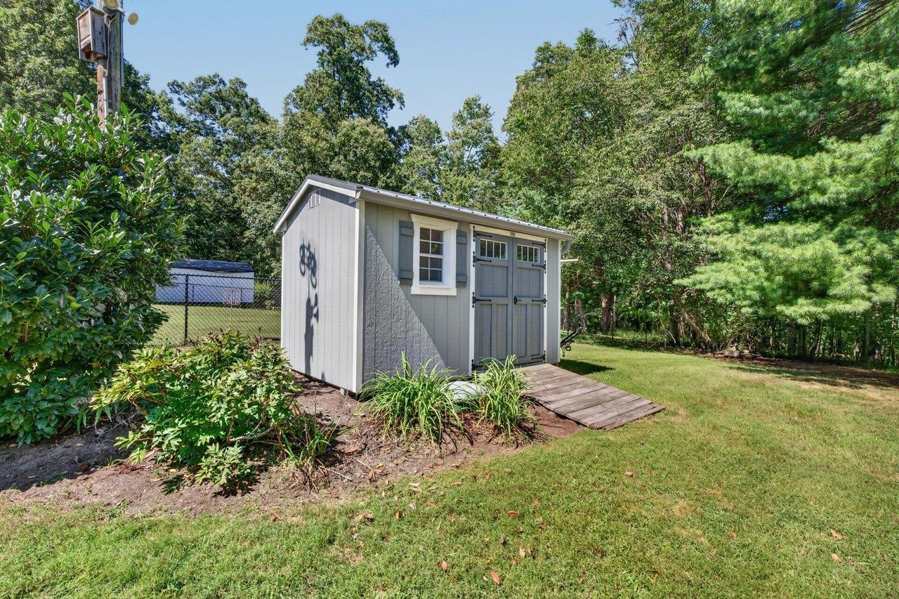 366 HERMITAGE RD