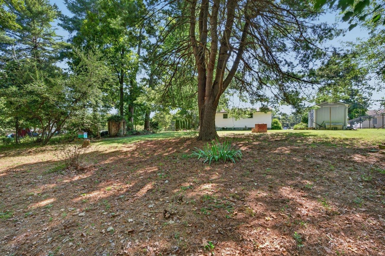 366 HERMITAGE RD