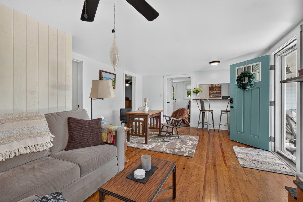 366 HERMITAGE RD