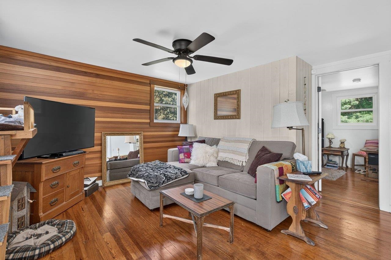 366 HERMITAGE RD