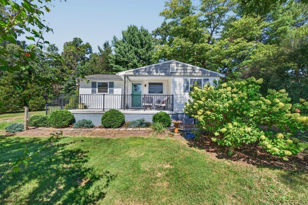 366 HERMITAGE RD