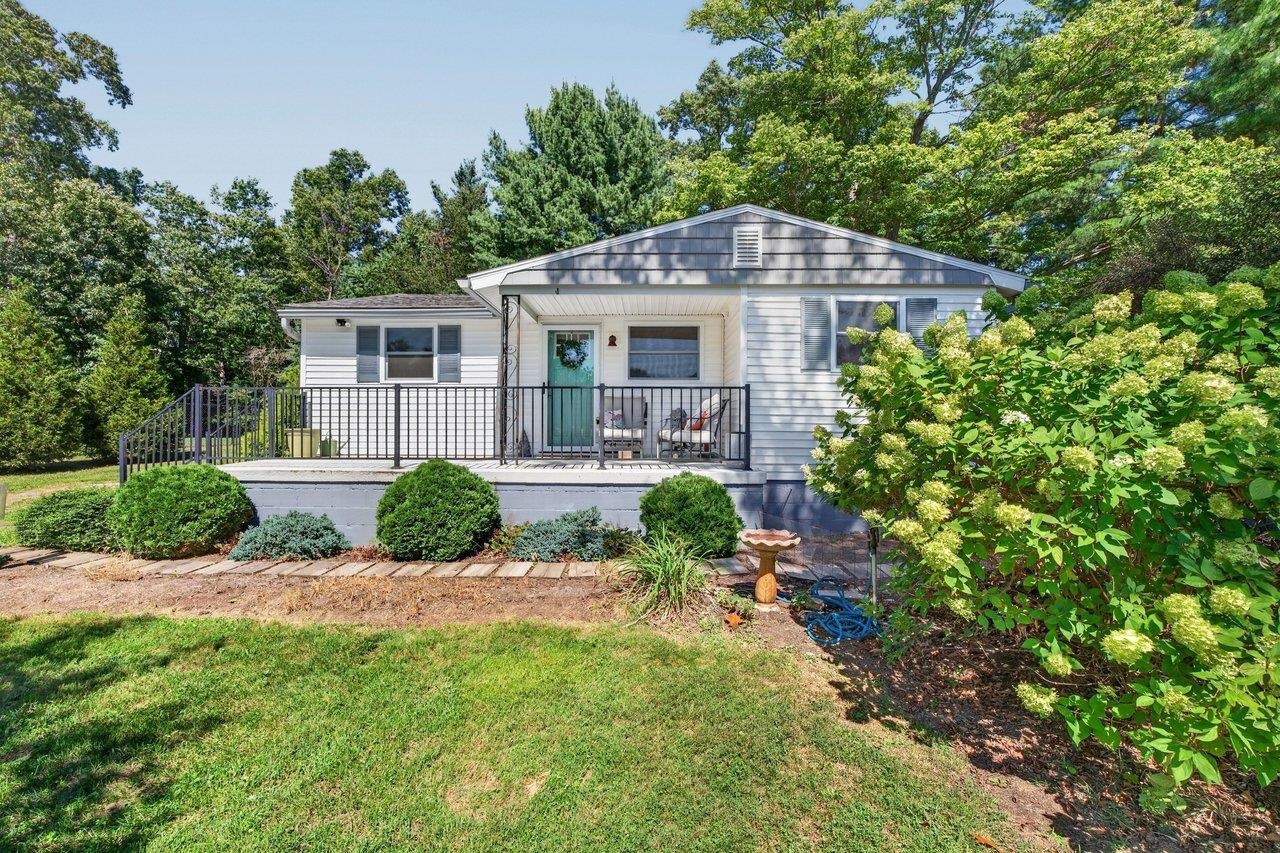 366 HERMITAGE RD