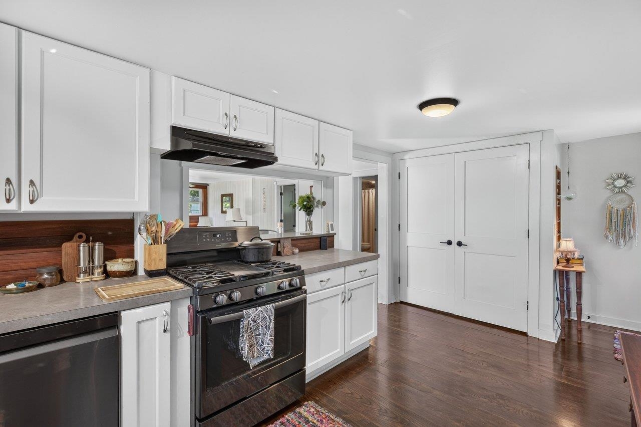 366 HERMITAGE RD