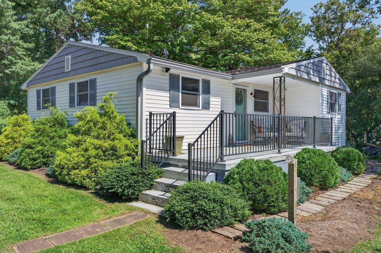 366 HERMITAGE RD