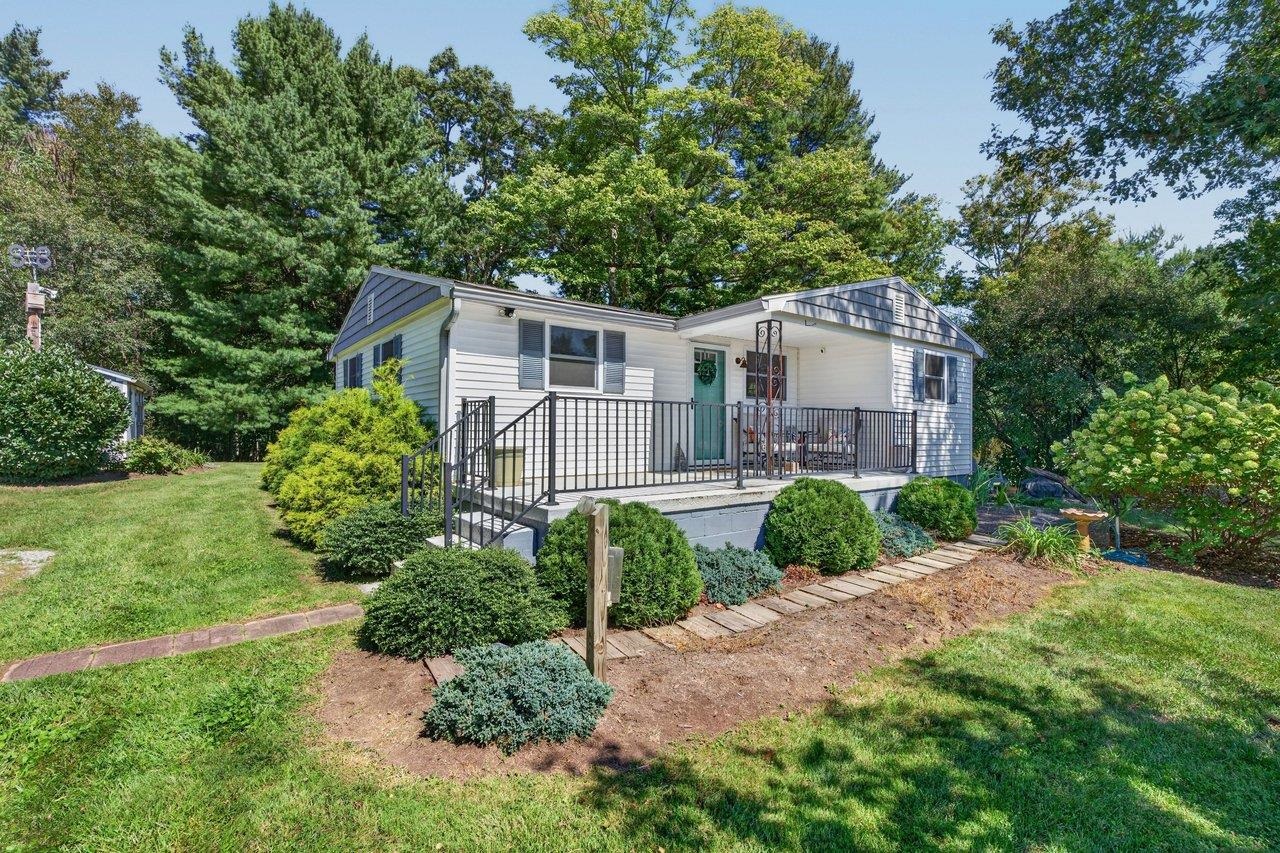 366 HERMITAGE RD