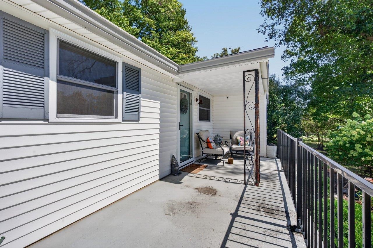 366 HERMITAGE RD