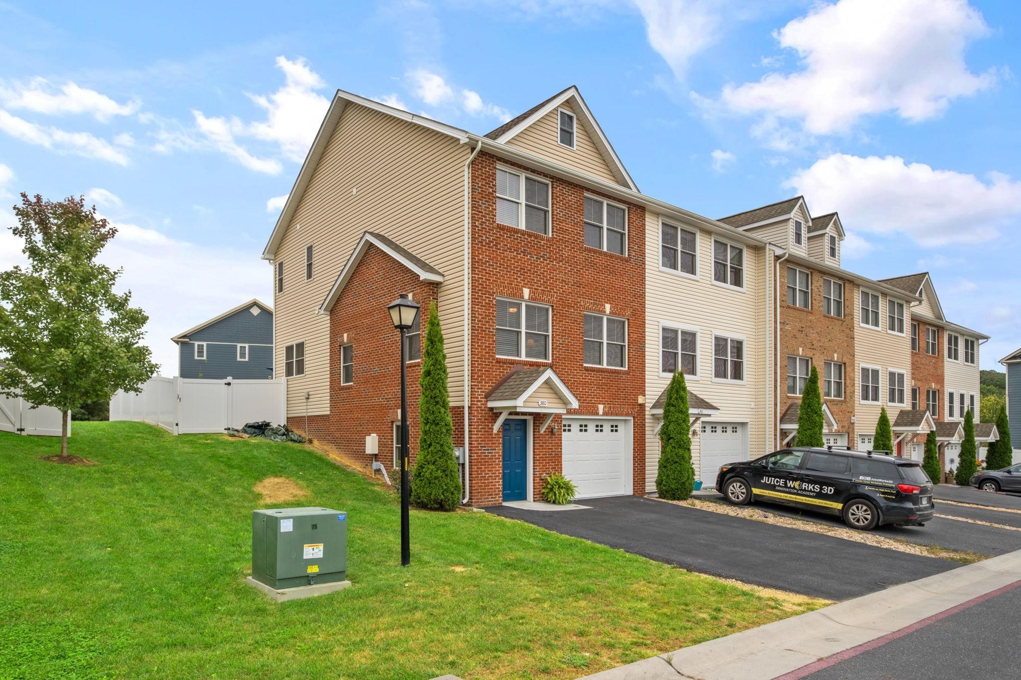 380 TANZANITE DR