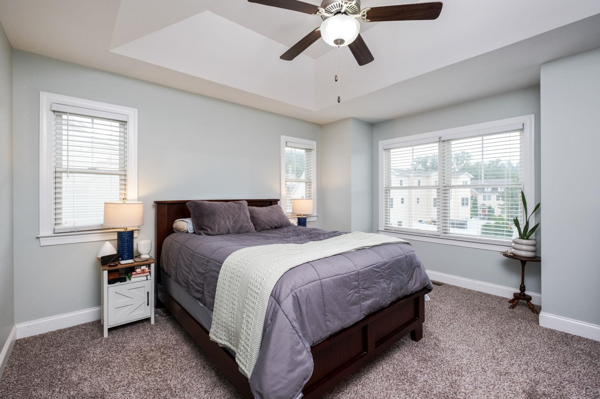 380 TANZANITE DR