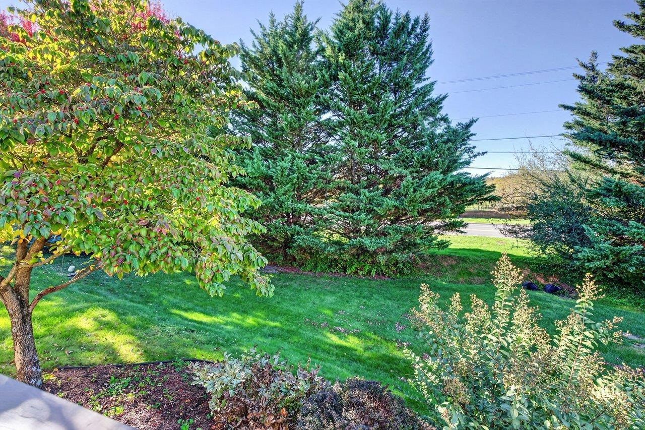 381 SPRING OAKS DR