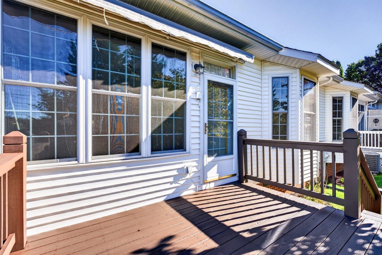 381 SPRING OAKS DR