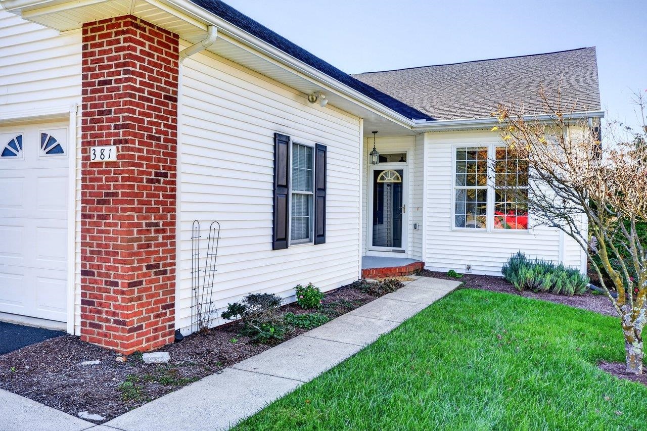381 SPRING OAKS DR