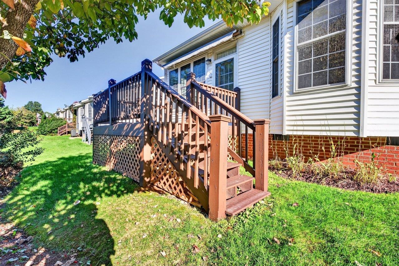 381 SPRING OAKS DR