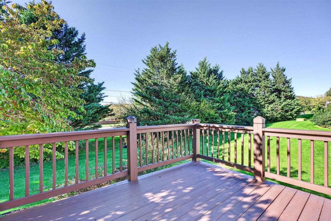 381 SPRING OAKS DR