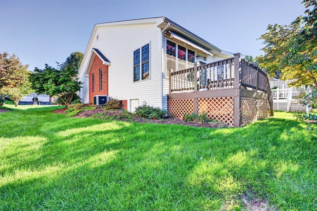 381 SPRING OAKS DR