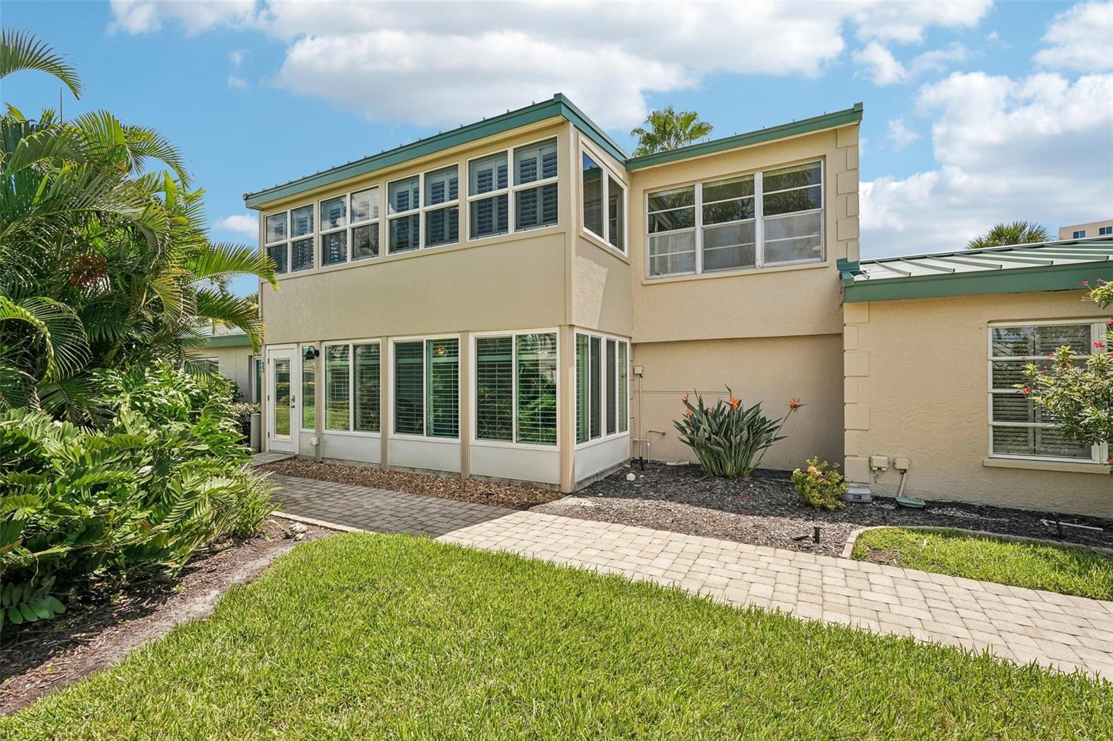 5860 MIDNIGHT PASS RD #23