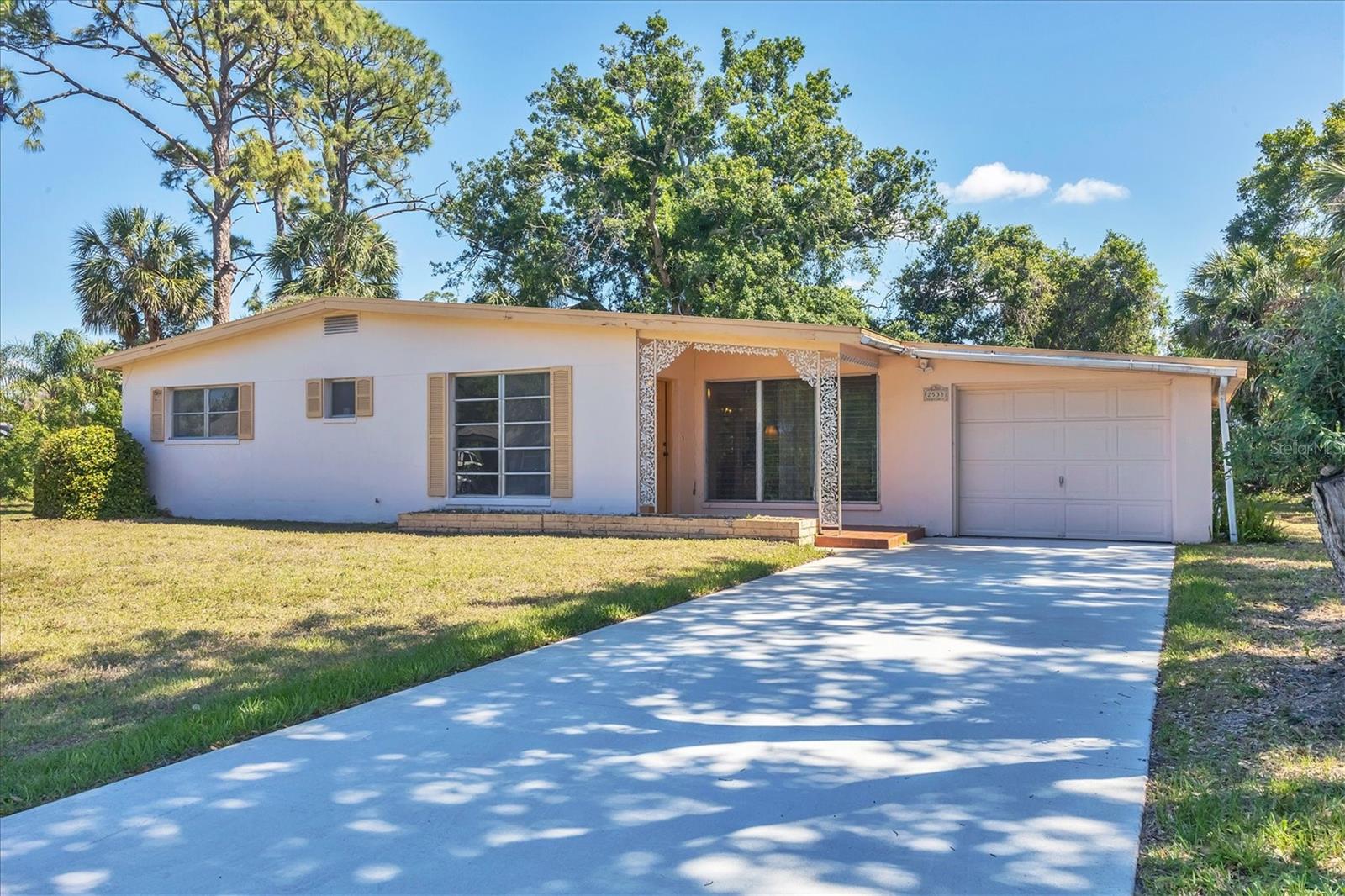 2538 LAKESHORE CIR