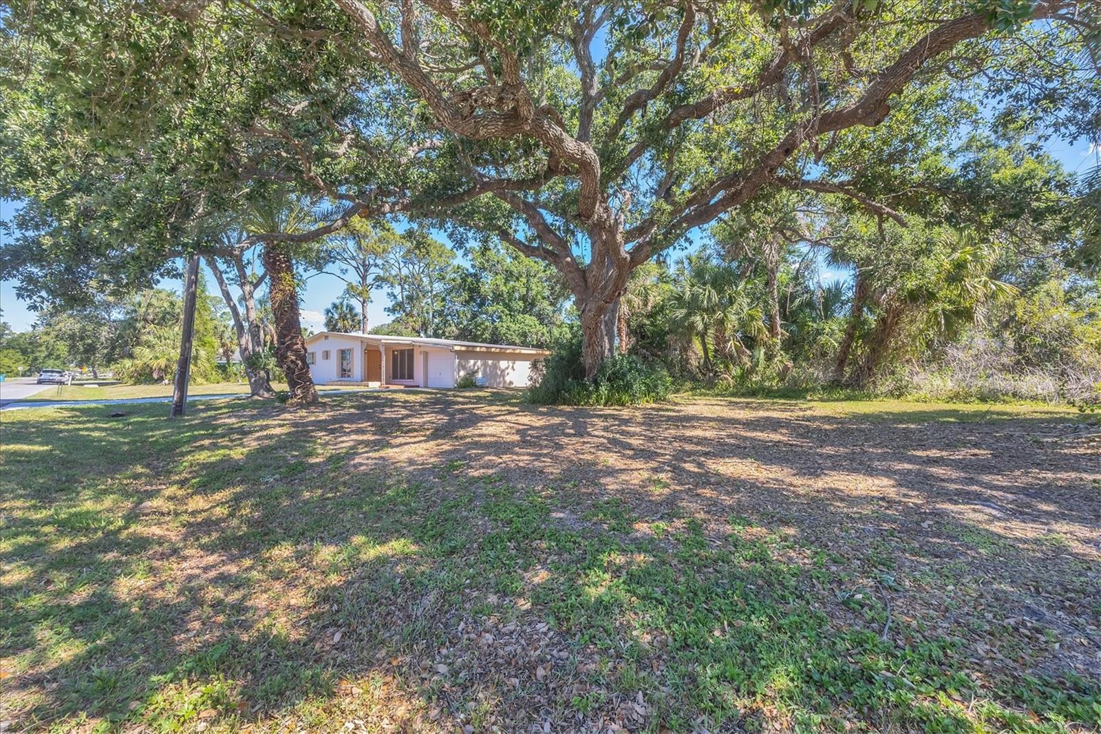 2538 LAKESHORE CIR