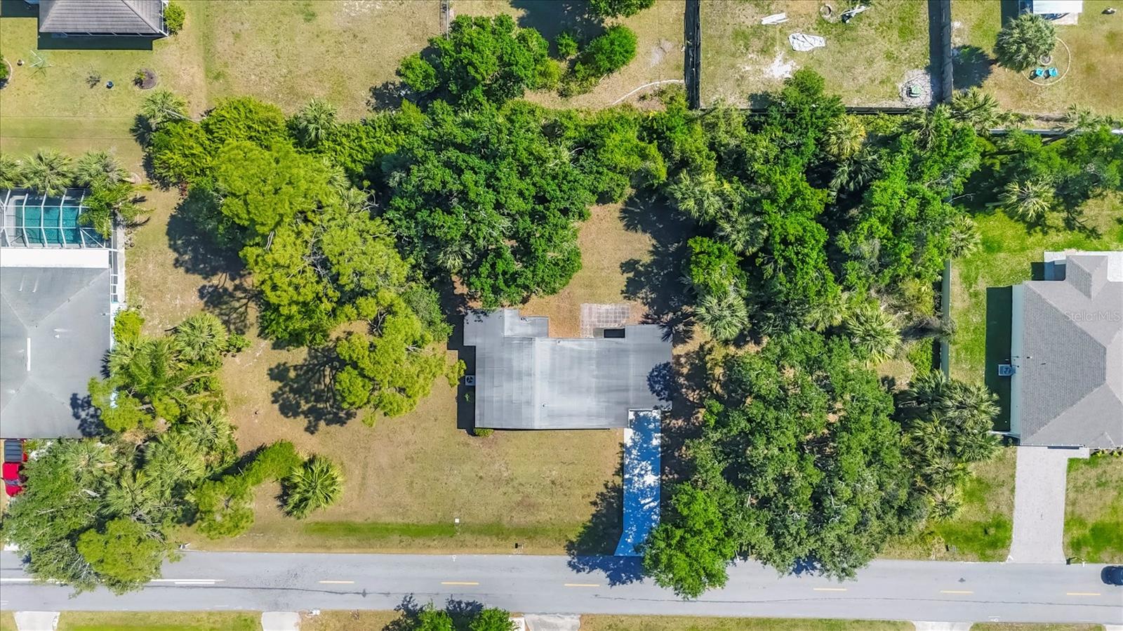 2538 LAKESHORE CIR